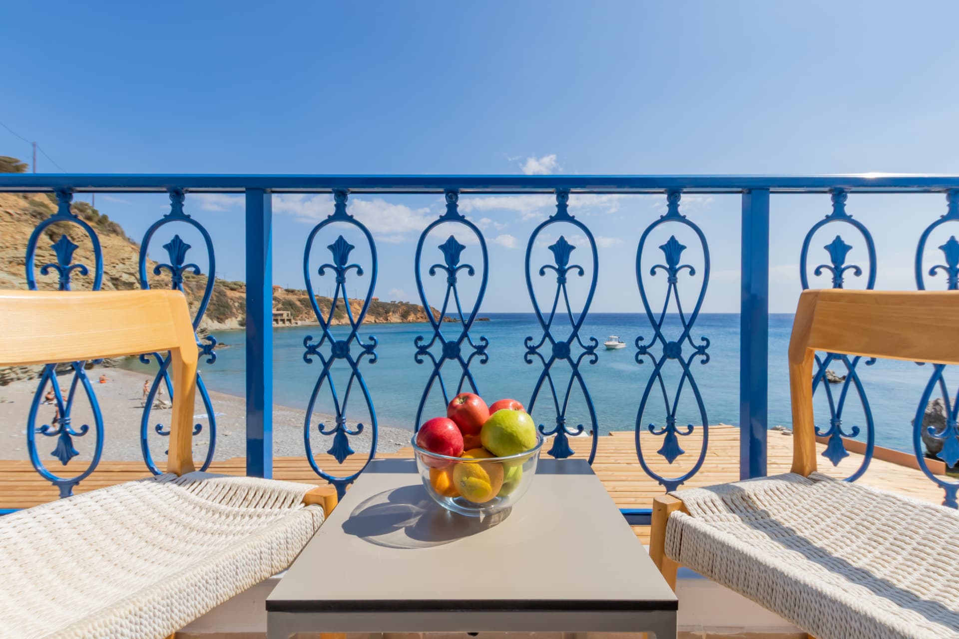 Balcony & sea view